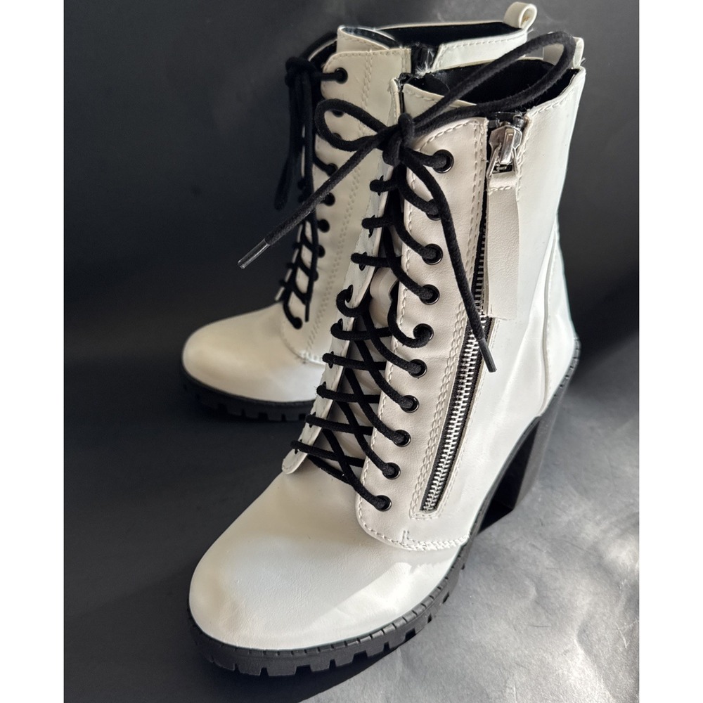 Soda Women's White Combat Ankle Boots Fashion Lace Up with Side Zipper Sz 8 EUC